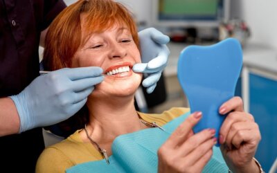 How To Remove Plaque From Dentures Instantly?
